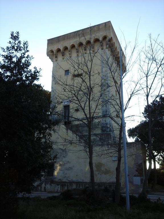 Appartamenti Torre Medicea 卡斯蒂利翁切洛 外观 照片